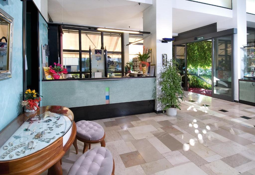 Hotel Acropolis Cattolica Exteriör bild